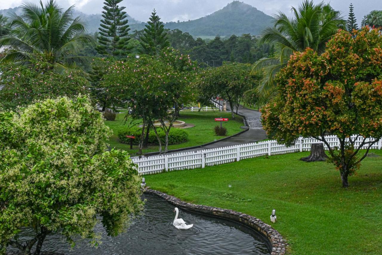 Swiss Valley Hip Resort Suan Phueng Bagian luar foto