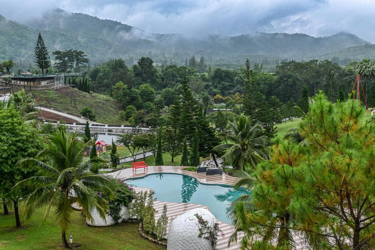 Swiss Valley Hip Resort Suan Phueng Bagian luar foto