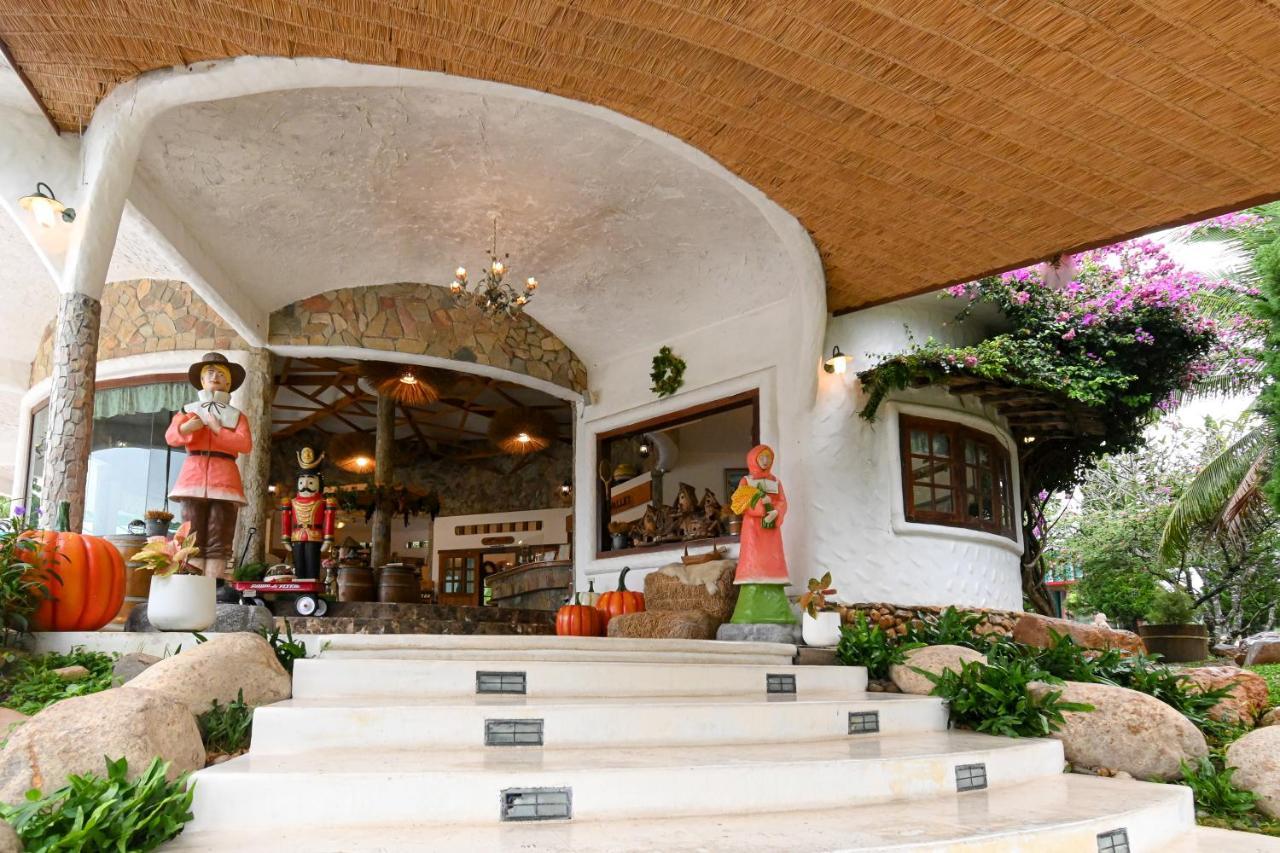 Swiss Valley Hip Resort Suan Phueng Bagian luar foto