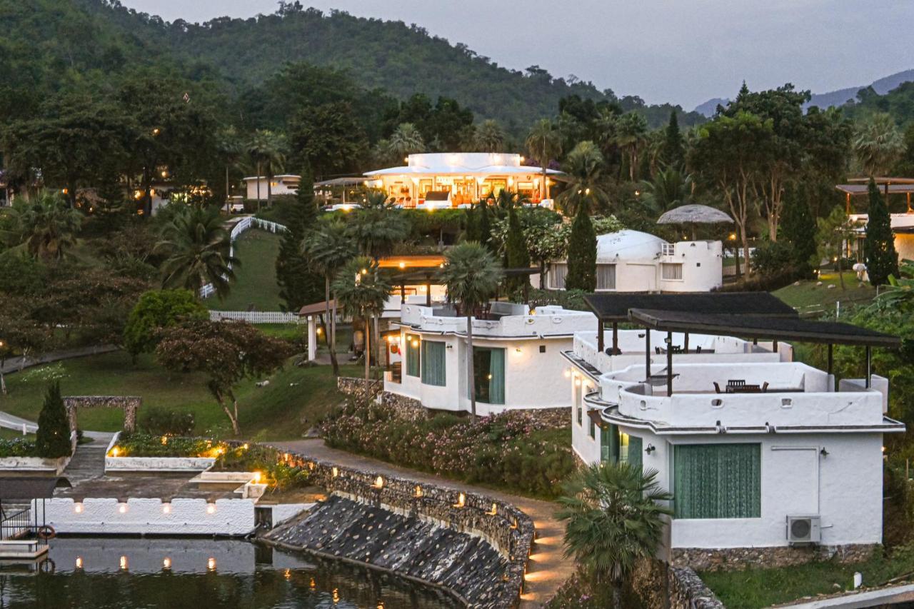 Swiss Valley Hip Resort Suan Phueng Bagian luar foto