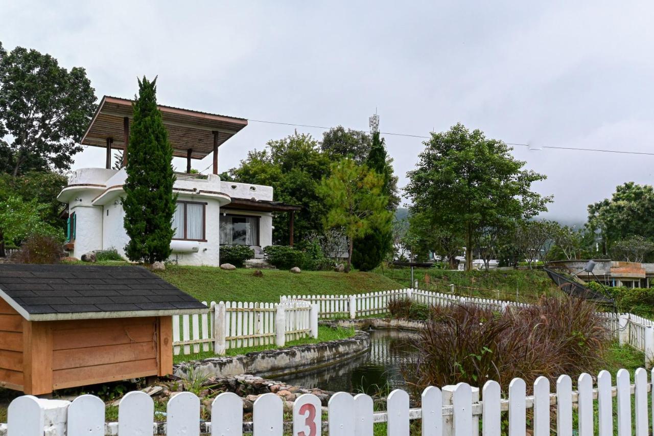 Swiss Valley Hip Resort Suan Phueng Bagian luar foto