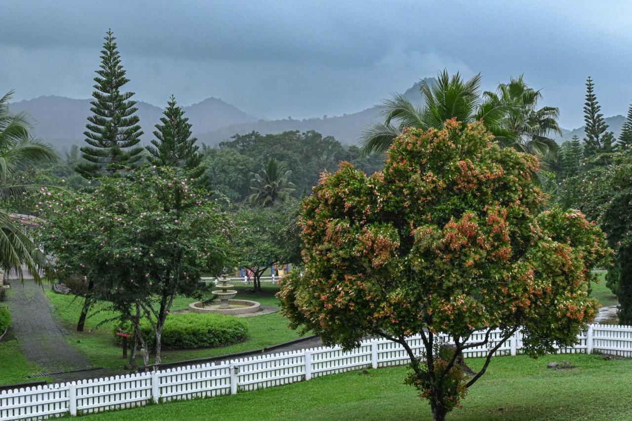Swiss Valley Hip Resort Suan Phueng Bagian luar foto