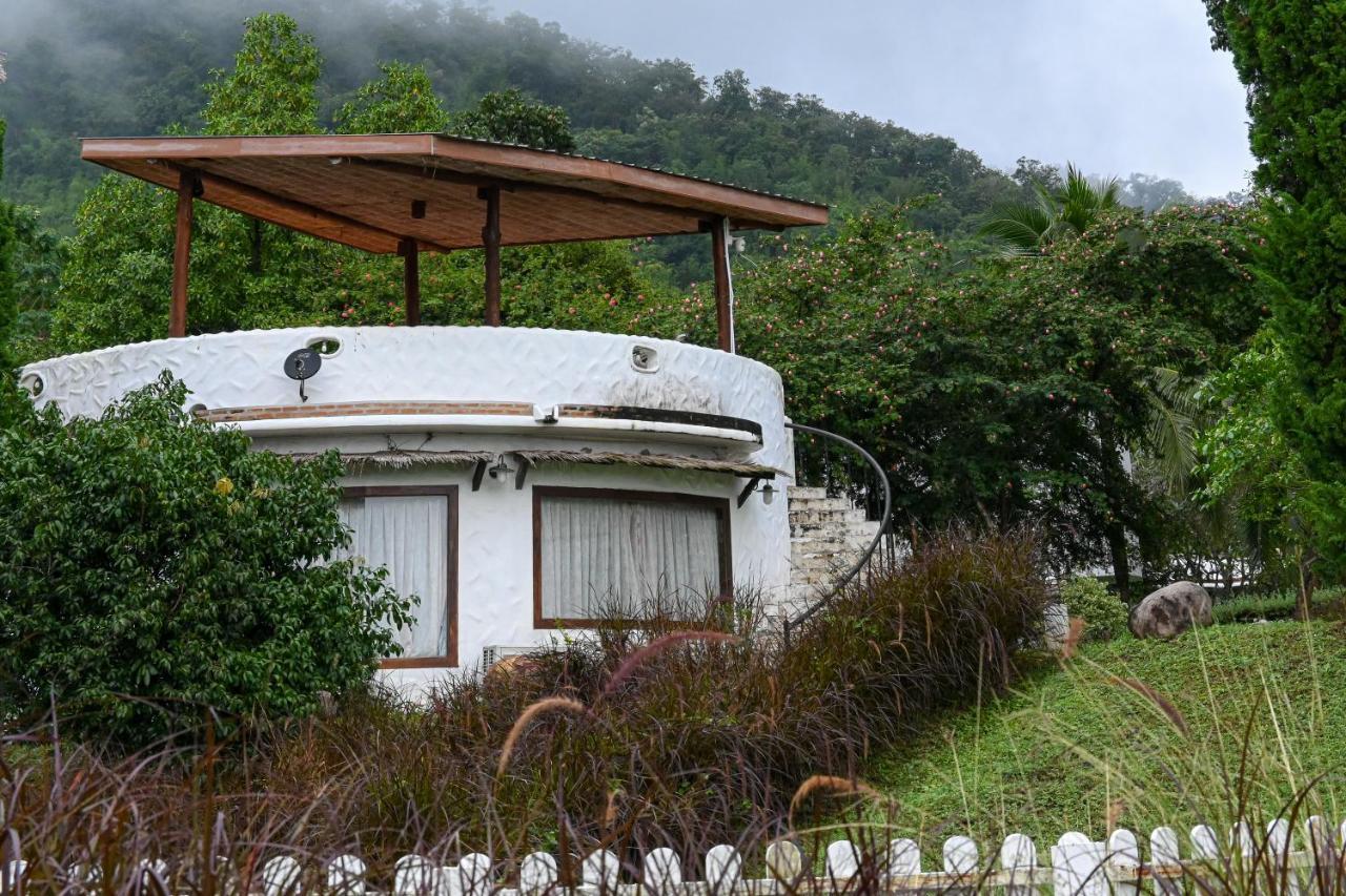 Swiss Valley Hip Resort Suan Phueng Bagian luar foto